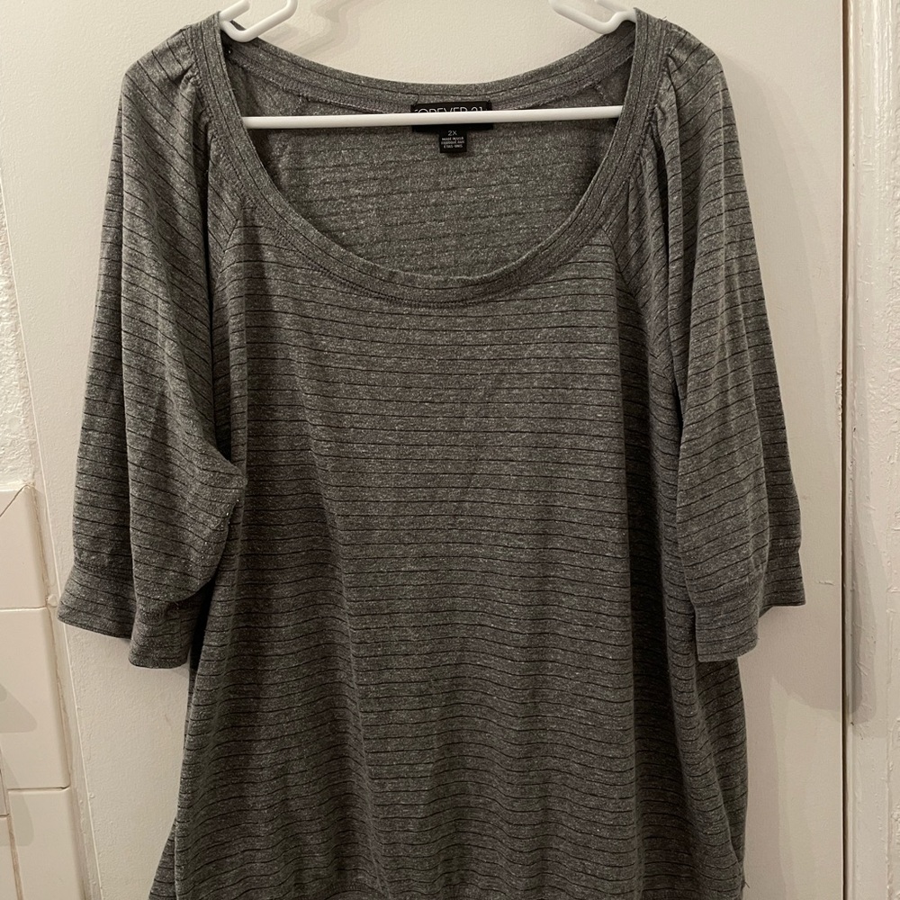 FOREVER 21- Gray striped 3/4 sleeve /XXL